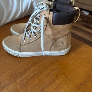 Timberland boots size 6.5 women